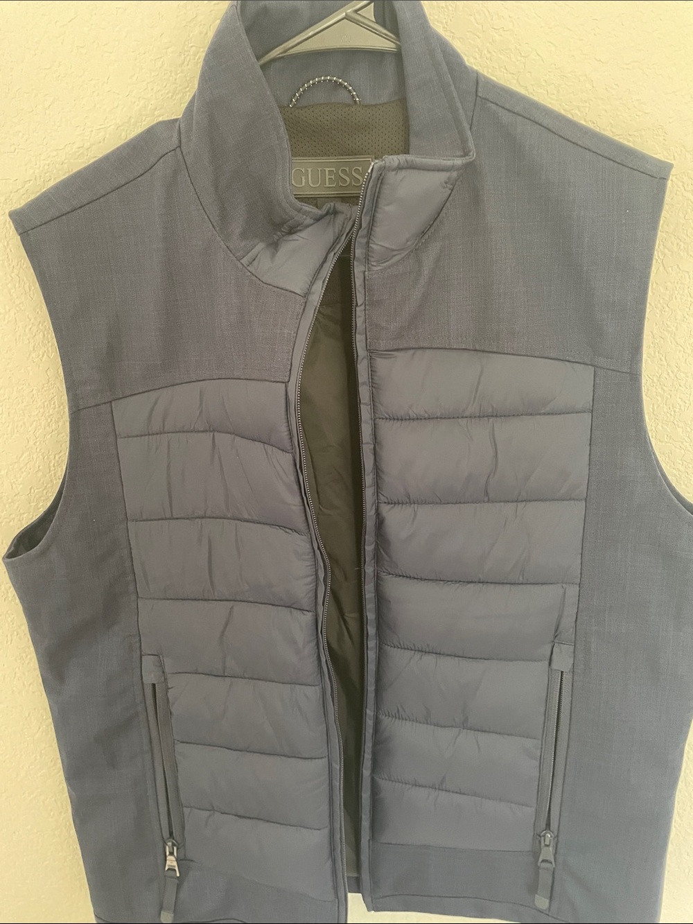 GUESS Men's Quilted Sleeveless Vest - Gray